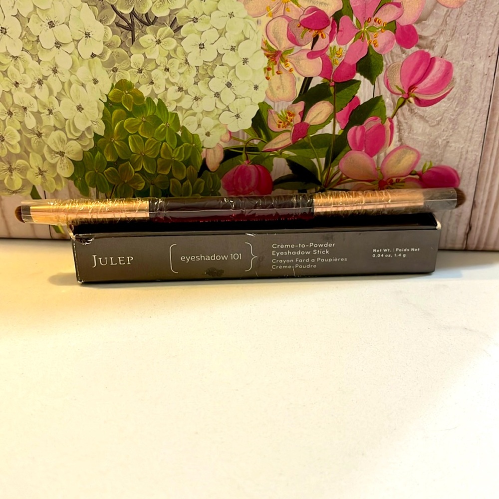 Julep eyeshadow 101 crème to powder eyeshadow stick with bonus brush